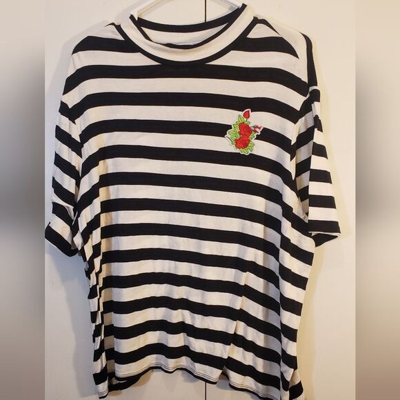 2/$25 🚨 Ashley Nell Tipton 1X Beautiful Graphic Rose Crewneck Striped T-Shirt - Picture 4 of 7